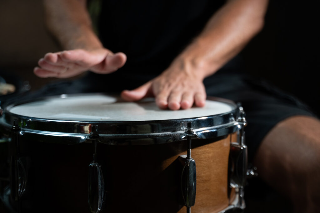 buying, selling, pawning musical instruments